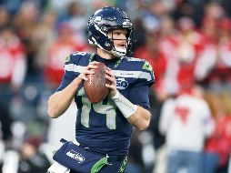 Las molestias de Sam Darnold serán clave ante una defensiva de Los Ángeles que necesita presionarlo para inclinar la balanza a su favor. AFP