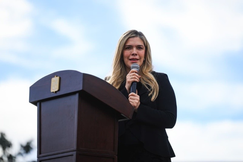 Lorena Arriaga, viuda del ex mandatario, agradeció la iniciativa y que hayan reconocido el legado del ex gobernador.&nbsp;EL INFORMADOR / J. ACOSTA