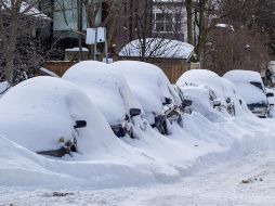 Ante el colapso vial que afecta distintos puntos de la ciudad, la Policía de Toronto recomendó a los residentes permanecer en sus hogares. EFE/Julio César Rivas