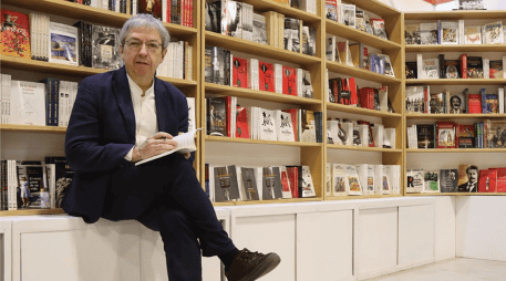 Al conocer el veredicto, Toscana confesó que el Premio Alfaguara era, para él, el reconocimiento que faltaba en su trayectoria. ESPECIAL / INSTITUTO CERVANTES