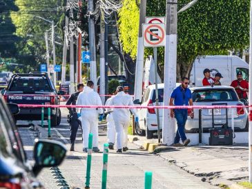 Los escoltas respondieron a la agresión, lo que provocó un intercambio de disparos dentro del estacionamiento del centro comercial, donde quedaron regados cerca de 40 casquillos de arma corta. EL INFORMADOR / A. Navarro