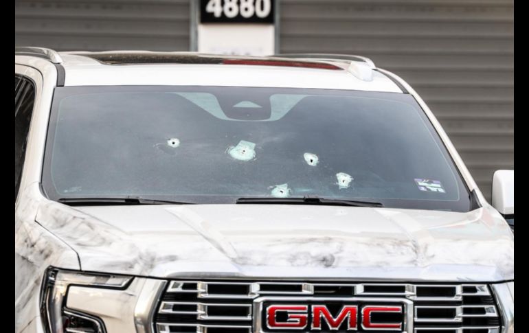 Los escoltas respondieron a la agresión, lo que provocó un intercambio de disparos dentro del estacionamiento del centro comercial, donde quedaron regados cerca de 40 casquillos de arma corta. EL INFORMADOR / A. Navarro