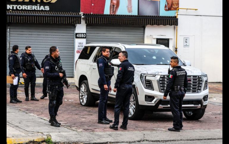 Los escoltas respondieron a la agresión, lo que provocó un intercambio de disparos dentro del estacionamiento del centro comercial, donde quedaron regados cerca de 40 casquillos de arma corta. EL INFORMADOR / A. Navarro