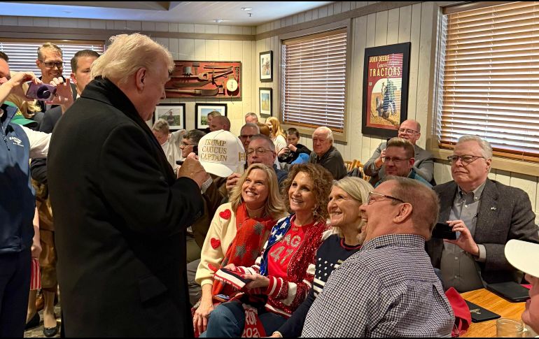 Trump sostiene que el Gobierno cubano tiene los días contados desde el ataque de Estados Unidos a Venezuela. EFE/M. Martin