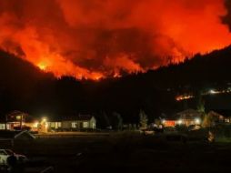 Las condiciones climáticas intensificaron este martes los focos de incendio en la provincia de Chubut, en la Patagonia de Argentina. ESPECIAL.
