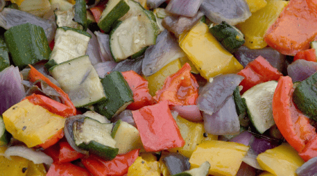 Cocinar verduras asadas es fácil y brinda grandes ventajas para la salud. CANVA