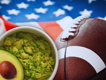 Este 2026, el 90% del aguacate que será enviado a EU cuenta con la certificación Proforest Avocado, pues proviene de huertas libres de deforestación. ESPECIAL / CANVA