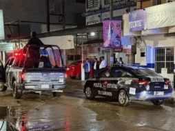 Mientras la policía estatal acordonó la zona, los elementos de la Fiscalía General del Estado (FGE) abrió la carpeta de investigación correspondiente. SUN / ESPECIAL