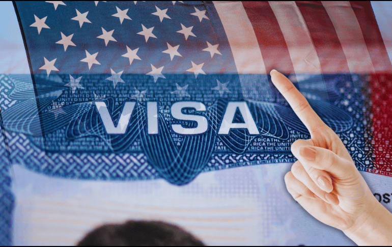 La ley supone que cada solicitante de visa es un solicitante que tiene la intención de inmigrar. Por lo tanto, los solicitantes de visa de visita deben superar esta suposición. ESPECIAL / CANVA