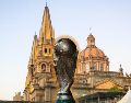 Guadalajara no solo es una parada simbólica, sino una de las ciudades anfitrionas del Mundial 2026, torneo en el que albergará cuatro partidos oficiales. ESPECIAL / AFP y EL INFORMADOR
