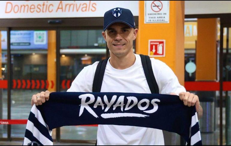 El delantero llega al equipo dirigido por Domenec Torrent con un contrato por tres años. CORTESÍA.