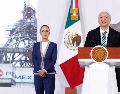 La presidenta Claudia Sheinbaum durante su conferencia matutina, la acompaña el director de Pemex. Víctor Rodríguez Padilla, SUN/D. Sánchez