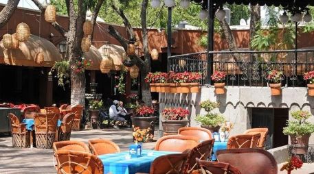 Siempre en movimiento, con los acordes de un mariachi o norteño ahuyentando el silencio. El Parián es fiel reflejo del alma alegre que tienen los habitantes de Tlaquepaque. Y sí, es contagioso.Tlaquepaque . CORTESÍA