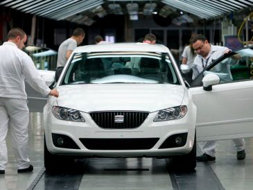 Profeco difundió el aviso de la armadora por fallas detectadas en 356 vehículos. EFE/Andreu Dalmau