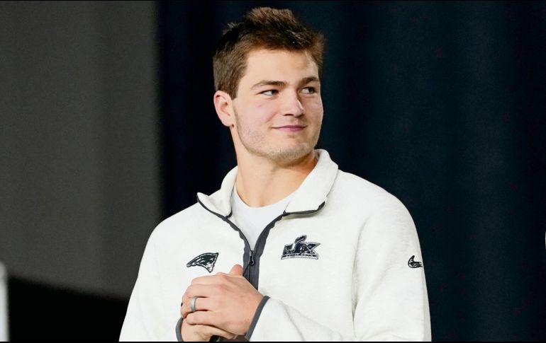 El joven mariscal de 23 años llega al Super Bowl con números superiores a los de Brady en su segundo año en la NFL. AFP