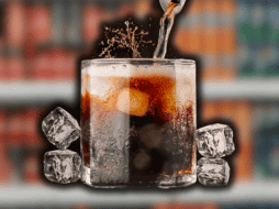 En México es común que las personas beban refresco de cola todos los días, sin detenerse demasiado en reflexionar en el daño. ESPECIAL/Unplash