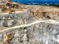 Ebrard comentó que quieren asegurar el suministro de minerales importantes en la industria mexicana, y aprovechar las integraciones de otros países. CANVA