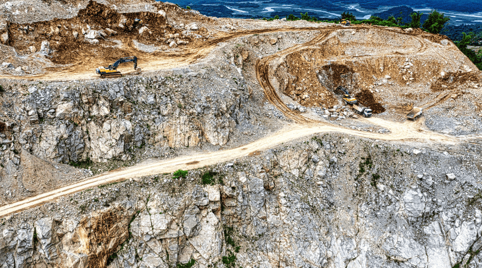 Ebrard comentó que quieren asegurar el suministro de minerales importantes en la industria mexicana, y aprovechar las integraciones de otros países. CANVA