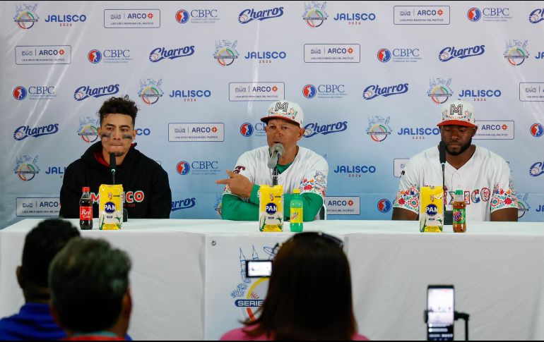 Carlos Sepúlveda, Lorenzo Bundy y Estevan Florial en la conferencia de prensa posterior al juego. CORTESÍA/Charros de Jalisco