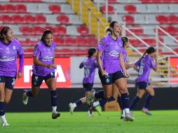 Adriana Iturbide remató de cabeza en tiro de esquina para poner el segundo a la cuenta. IMAGO7/R. Dávila