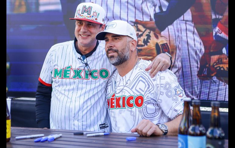 Familias completas, jóvenes y adultos se aglomeraron alrededor del ring para no perderse los enfrentamientos protagonizados por varias de las estrellas del Consejo Mundial de Lucha Libre. CORTESÍA