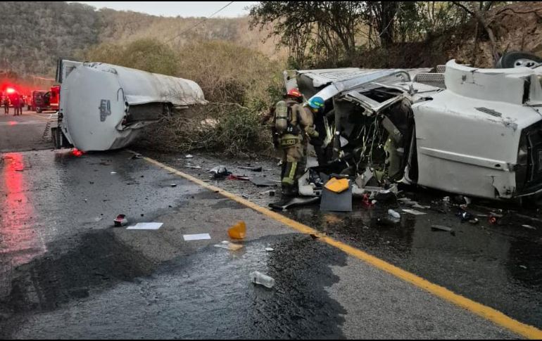 El incidente ocurrió a la altura del kilómetro 65, cerca de la localidad de Chamela, en el municipio de La Barca. ESPECIAL