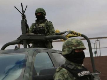 Durante la revisión del lugar, los militares aseguraron un lote de 10 armas largas, aproximadamente 100 cargadores, 4 mil 500 cartuchos útiles de distintos calibres, así como dos vehículos y diverso equipo táctico. EL INFORMADOR / ARCHIVO