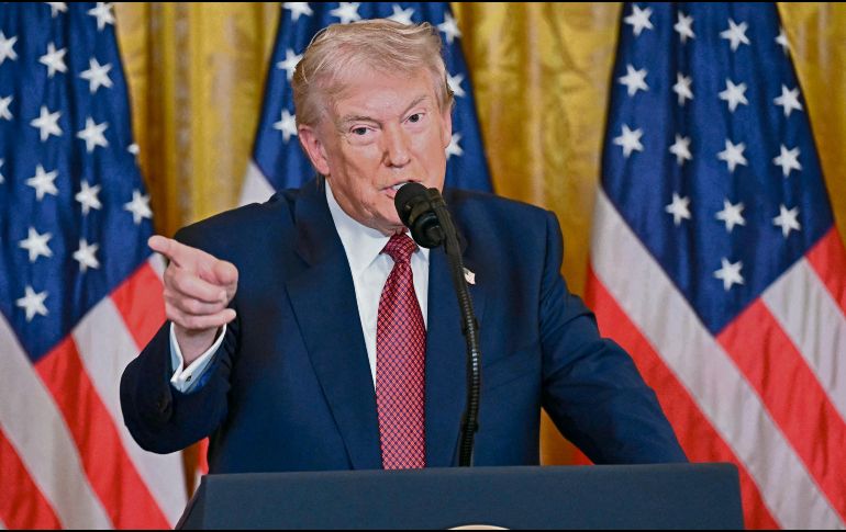 Donald Trump advirtió que los legisladores republicanos que votaron por esta medida podrían sufrir las consecuencias en las intermedias. AFP