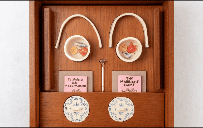 Fernández coloca bajo la lupa el amor romántico, el matrimonio y sus rituales contemporáneos, no como destino sentimental, sino como entramado cultural, económico y burocrático. ESPECIAL/Secretaría de Cultura