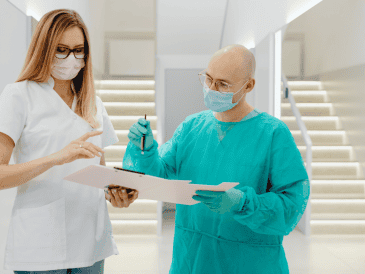 La vacunación no solo protege a quien la recibe, sino que contribuye a la inmunidad colectiva, reduciendo la propagación del virus en la comunidad. CANVA