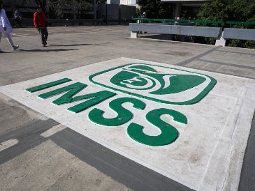 Uno de los requisitos fundamentales para ejecutar el trámite es que la persona asegurada o pensionada se encuentre vigente en sus derechos ante el IMSS. EL INFORMADOR/ARCHIVO