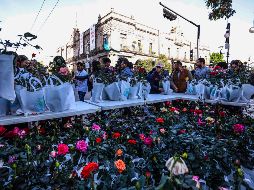 Ese día, se entonarán las mañanitas al son del mariachi, y se repartirán picones y chocolate, además de rosales, en honor a la Ciudad de las Rosas, a los asistentes. EL INFORMADOR/ARCHIVO