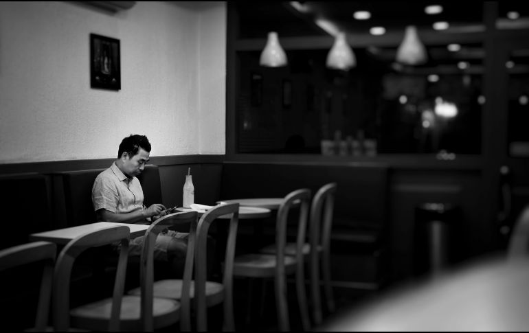 La psicología ofrece una mirada más matizada sobre lo que implica contar con pocos amigos. Unsplash