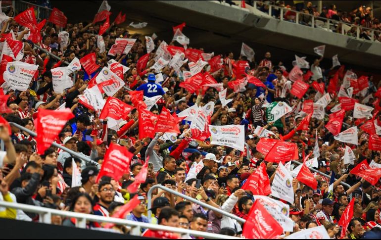 Afición, intensidad y rivalidad al máximo durante el Clásico Nacional entre Chivas y América. EL INFORMADOR/J.ACOSTA
