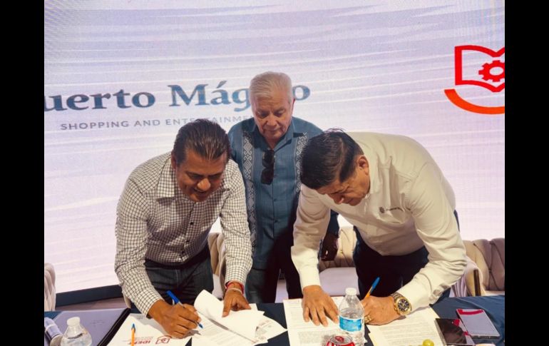 IDEFT y Puerto Mágico fortalecen la capacitación turística en Puerto Vallarta mediante convenios y programas de formación laboral. CORTESÍA.