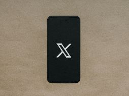 La caída de X de este 16 de febrero fue reportada por usuarios de la red social. UNSPLASH / K. SIKKEMA