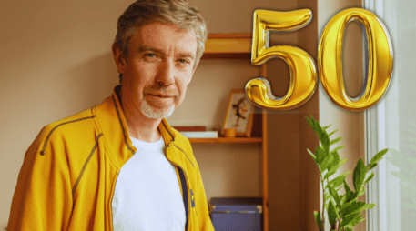 Con el paso del tiempo, el cuerpo pierde eficiencia en procesar ciertos alimentos, y el azúcar encabeza la lista. ESPECIAL / CANVA