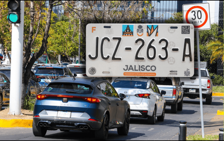 Quienes no realizaron el pago de su refrendo vehicular en 2025 y que estén obligados a sustituirlas, deberán cubrir en 2026 el costo de la dotación de placas. EL INFORMADOR/ARCHIVO