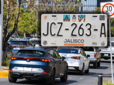 Quienes no realizaron el pago de su refrendo vehicular en 2025 y que estén obligados a sustituirlas, deberán cubrir en 2026 el costo de la dotación de placas. EL INFORMADOR/ARCHIVO