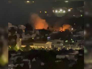 Elementos de Bomberos ya se encuentran en el lugar realizando maniobras para contener y sofocar el fuego. X / @RA_Gordillo
