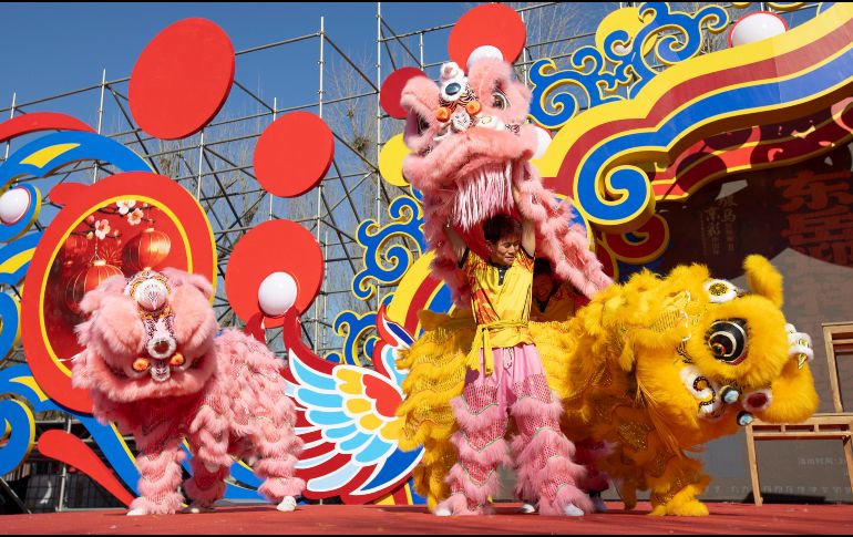 Las festividades se extienden hasta el Festival de las Linternas el 3 de marzo. EFE / EPA / ANDRES MARTINEZ CASARES