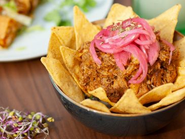 Desde su creación en 2018, se ha consolidado como un referente para viajeros y amantes de la gastronomía interesados en descubrir sabores auténticos y recetas emblemáticas. Unsplash