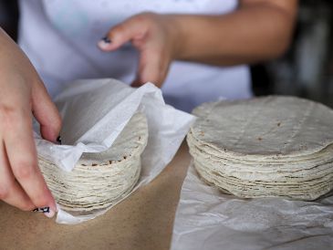 El aumento de la tortilla se debe incremento en insumos como la harina de maíz. EL INFORMADOR/ARCHIVO