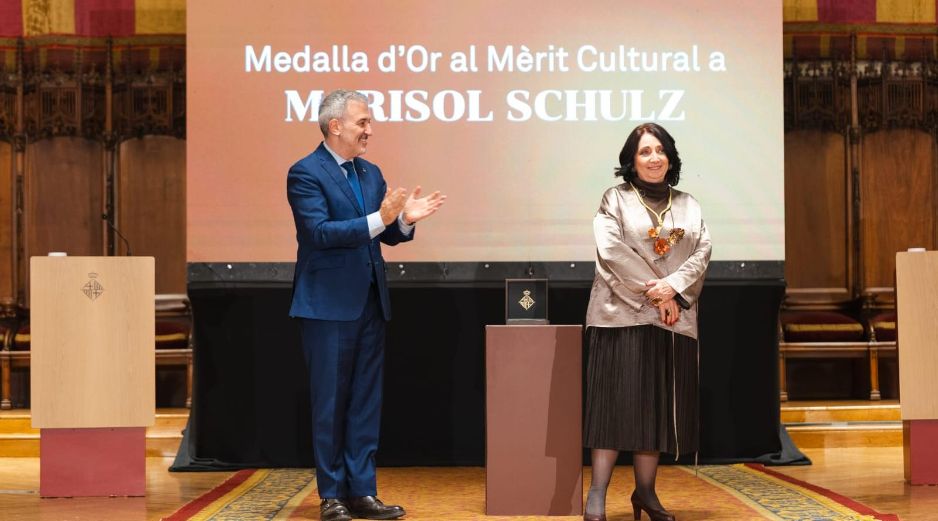 Marisol Schulz fue distinguida con la Medalla de Oro al Mérito Cultural de Barcelona por su trayectoria editorial. CORTESÍA