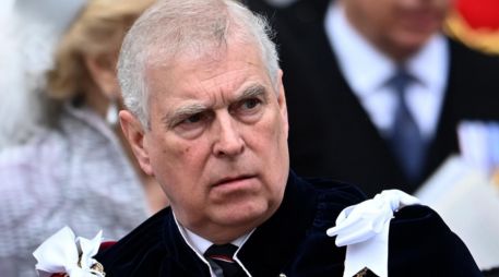 Fotografía de archivo tomada el 6 de mayo de 2023 que muestra al entonces duque de York, el príncipe Andrés, durante la ceremonia de coronación de su hermano, el rey Carlos III, en Londres. EFE/Andy Rain