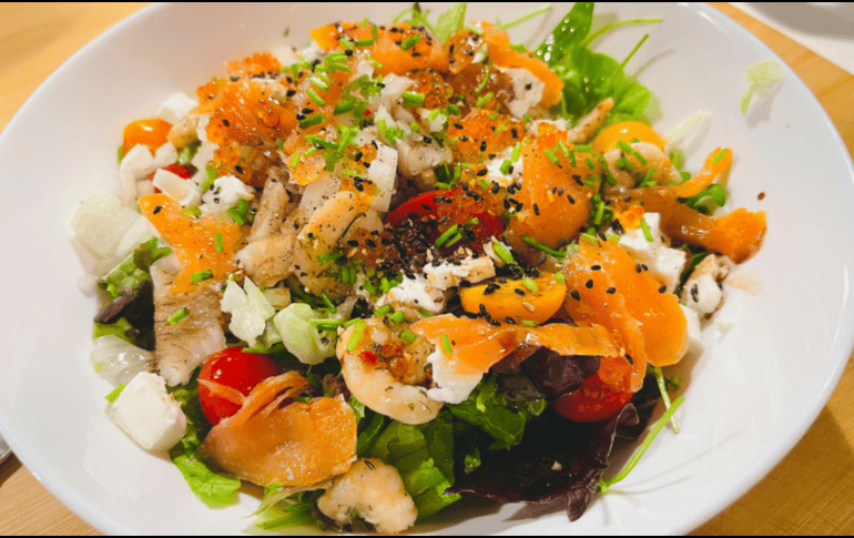 Otro alimento muy popular durante la Cuaresma son las empanadas de diferentes sabores, que se suelen vender afuera de las iglesias. CANVA