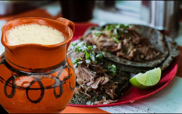 Este evento gastronómico está dedicado al pulque artesanal y la barbacoa tradicional, con la participación de cocineros, productores y expositores locales, así como invitados de otras alcaldías y estados del país. ESPECIAL / CANVA
