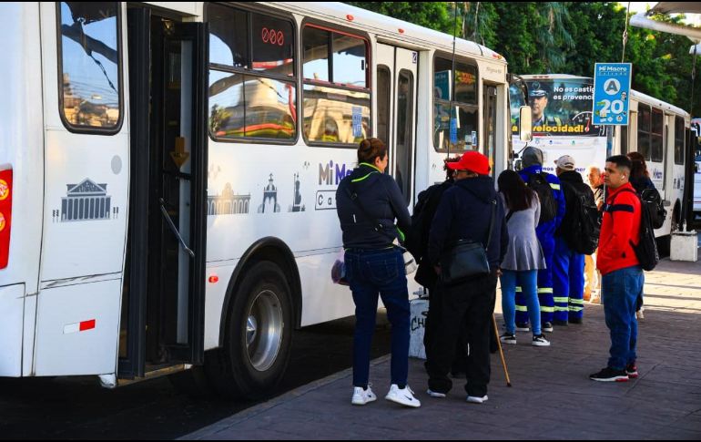 Esta mañana, las rutas de transporte convencionales se encuentran regularizándose de forma paulatina. EL INFORMADOR/A. Navarro