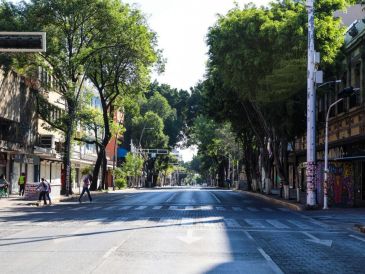 Calma tensa. Vialidades casi vacías en Guadalajara reflejan la mezcla de tranquilidad y preocupación que se percibe el día después de la caída del líder del CNG, Nemesio Oseguera Cervantes "El Mencho". EL INFORMADOR / A. Navarro