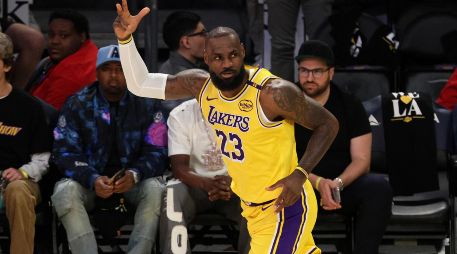 A lo largo de estos 23 años en la liga, la media de puntos por noche de LeBron está en 27, siendo su peor temporada la de novato. EFE / ARCHIVO
